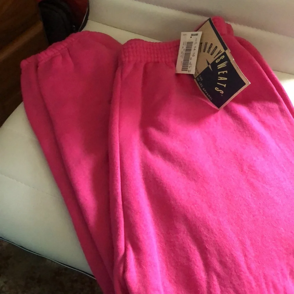 New sweatpants by Lee Apparel pink elastic waist and bottom cuff - Picture 3 of 13